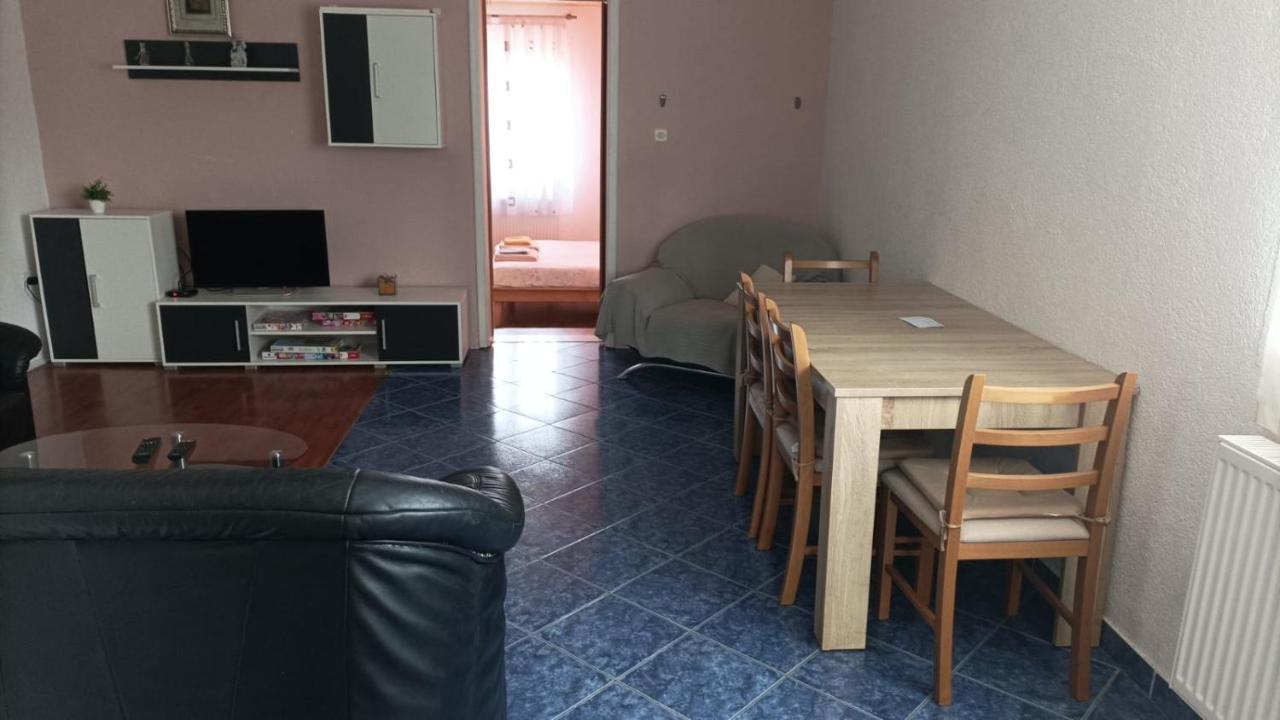 Guest House Antonela 스몰리야나크 외부 사진
